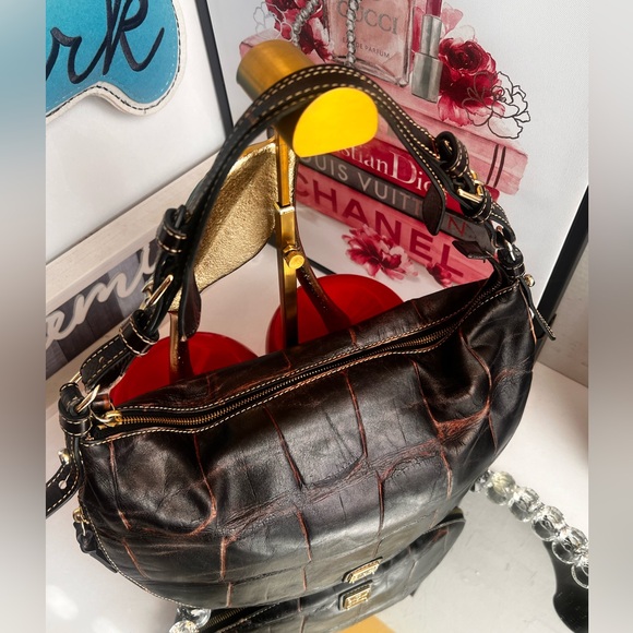 Dooney & Bourke burgundy Leather shoulder Bag - Picture 4 of 13